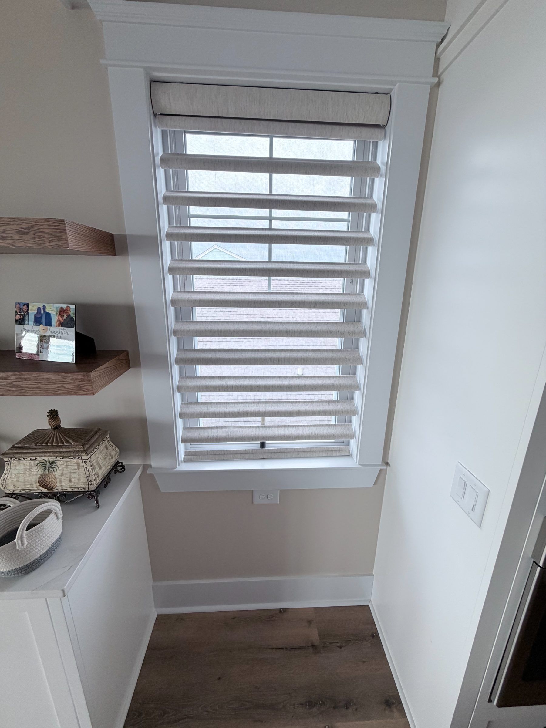 Hunter Douglas Pirouette in a Living Room