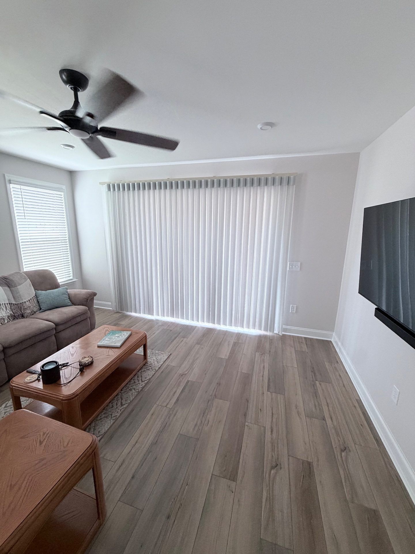 Smart Drape with Vanes Closed