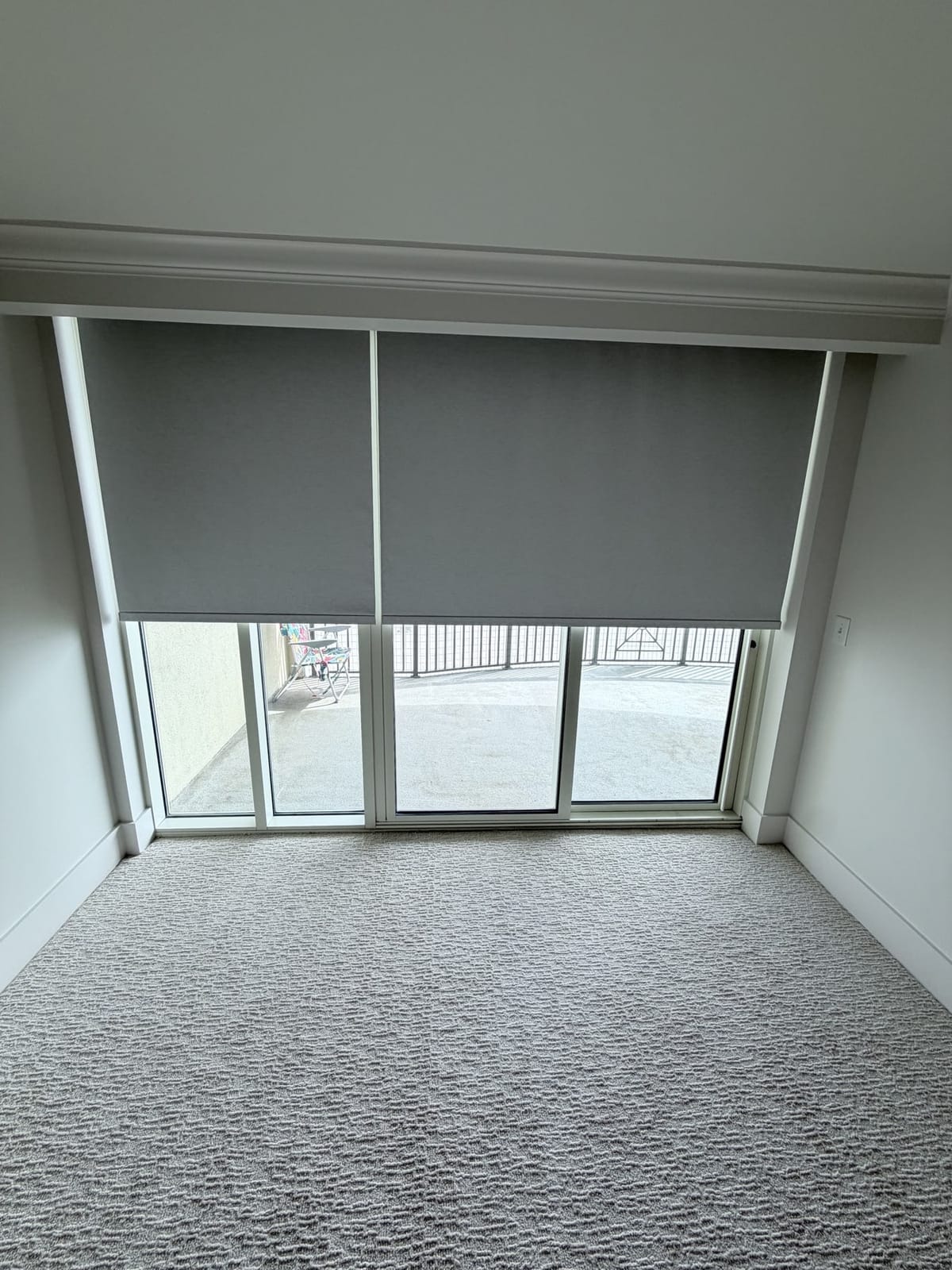 Roller shades in Mar Vista